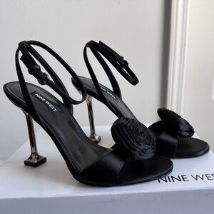 Like New Nine West Black Neve Rosette Ankle Strap Sandals